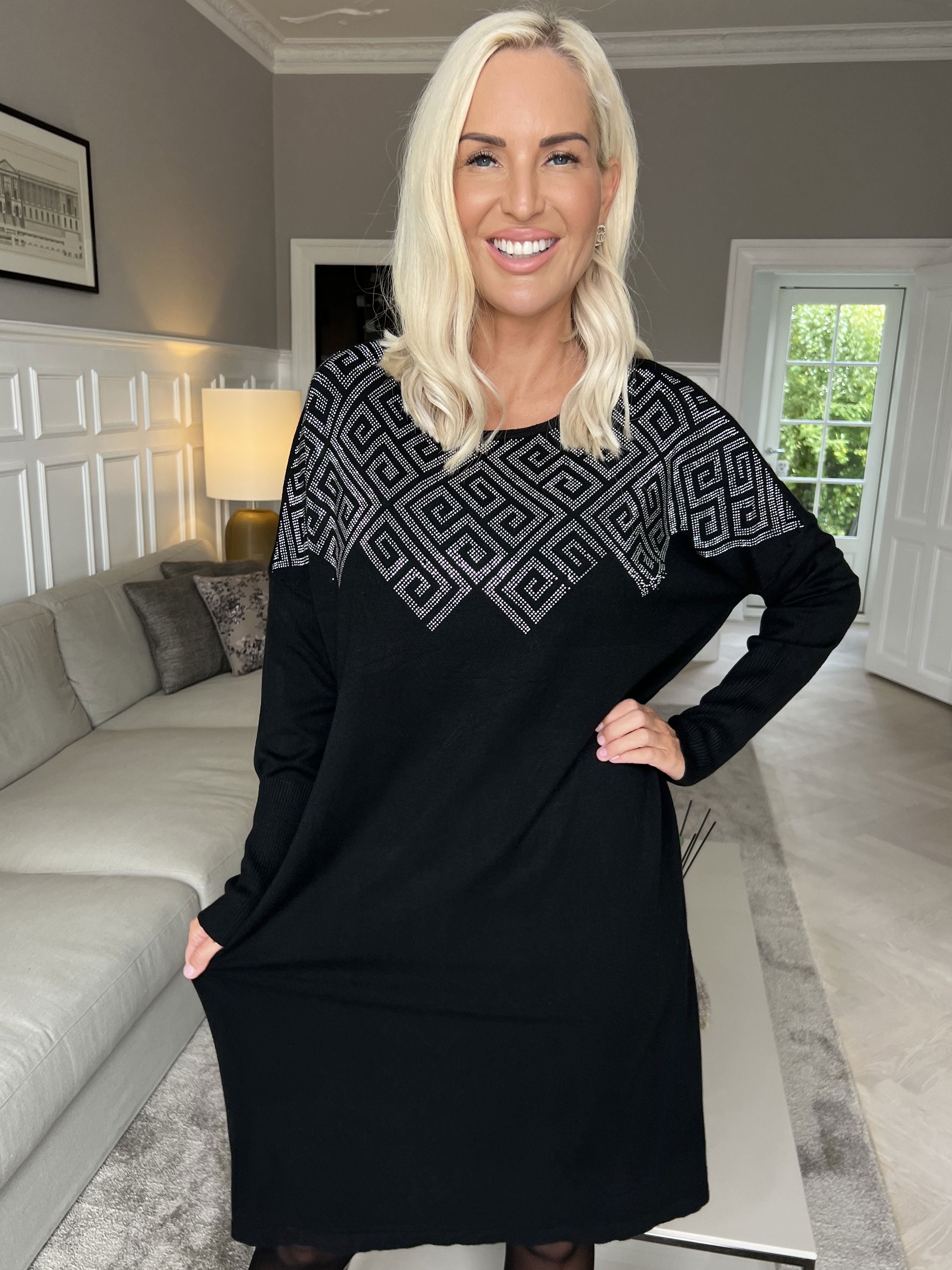 Luna - Mjuk stickad plus size klänning med strass